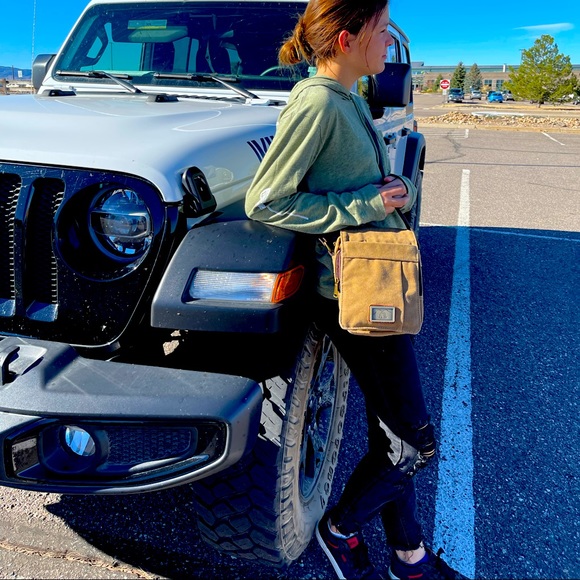 Colorado Crossbody Bag. ✌️♥️👜 - Picture 5 of 7